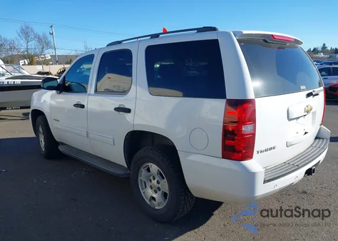 2010 Chevrolet Tahoe Ls z USA, uszkodzony, nr VIN 1GNUKAE05AR110959